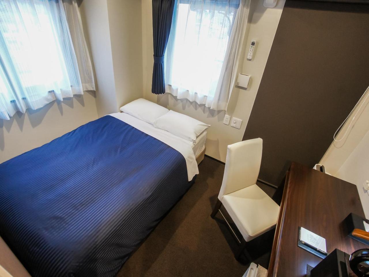 HOTEL LiVEMAX Umeda Doyama Osaka Bagian luar foto