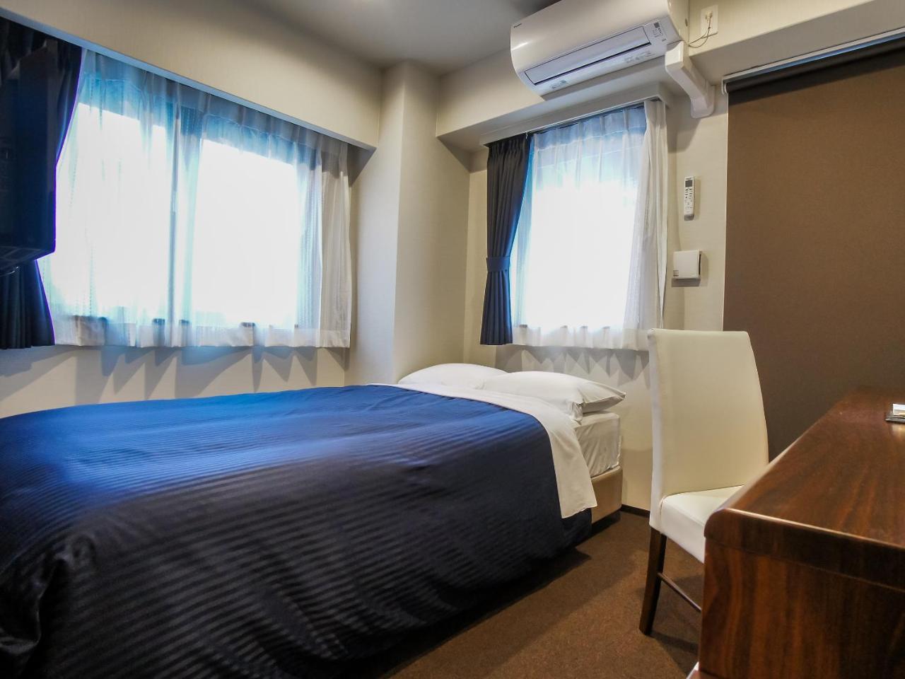 HOTEL LiVEMAX Umeda Doyama Osaka Bagian luar foto